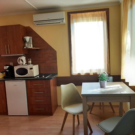 Aqua Apartman Gyula Exteriör bild
