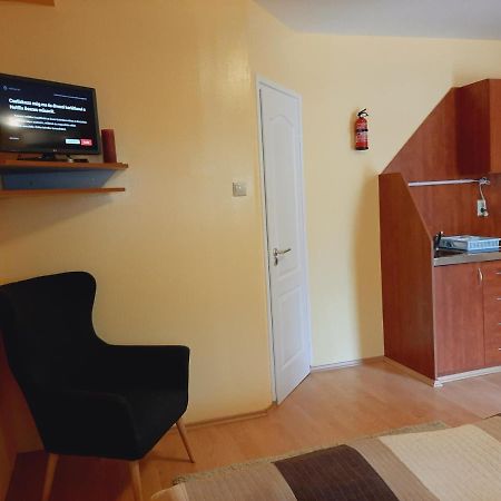 Aqua Apartman Gyula Exteriör bild