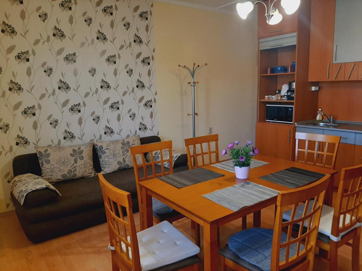Aqua Apartman Gyula Exteriör bild