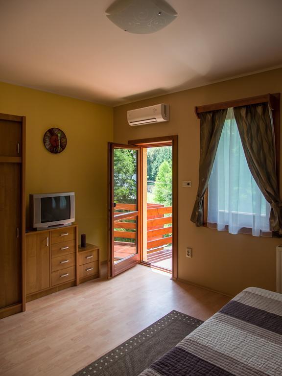 Aqua Apartman Gyula Rum bild