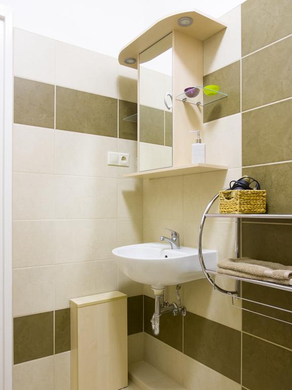 Aqua Apartman Gyula Rum bild