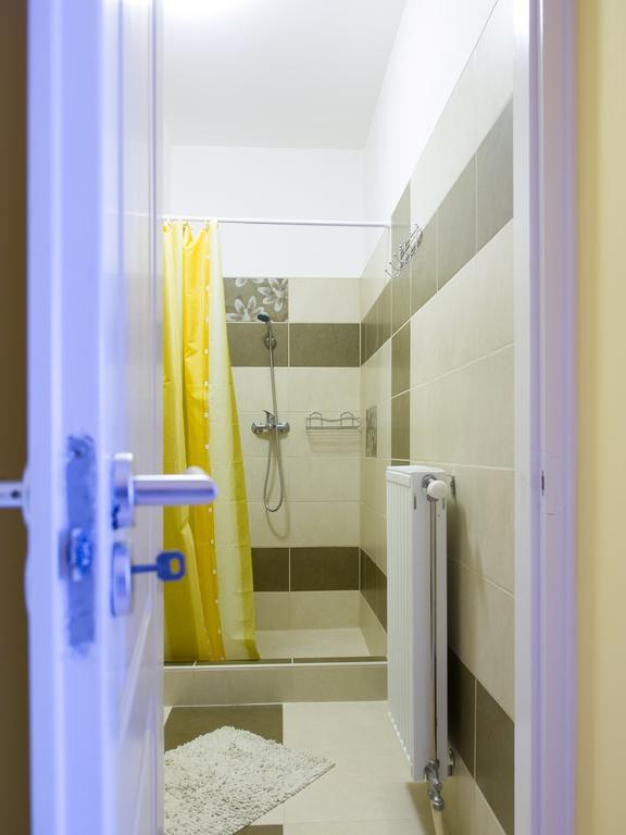 Aqua Apartman Gyula Rum bild