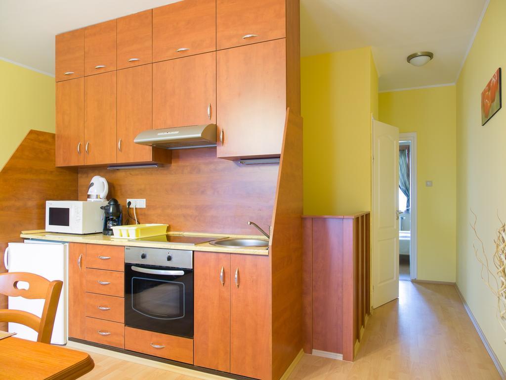 Aqua Apartman Gyula Rum bild