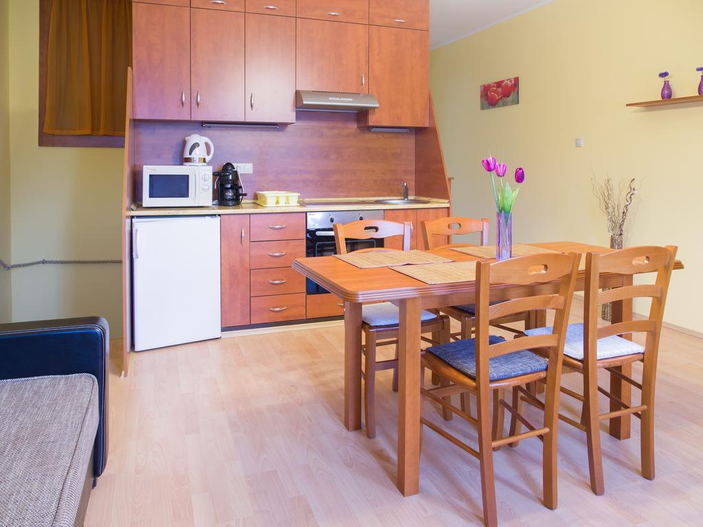 Aqua Apartman Gyula Rum bild