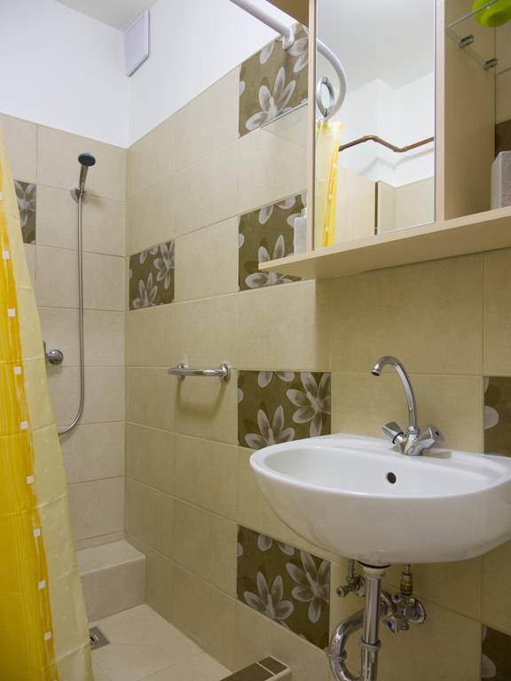 Aqua Apartman Gyula Exteriör bild