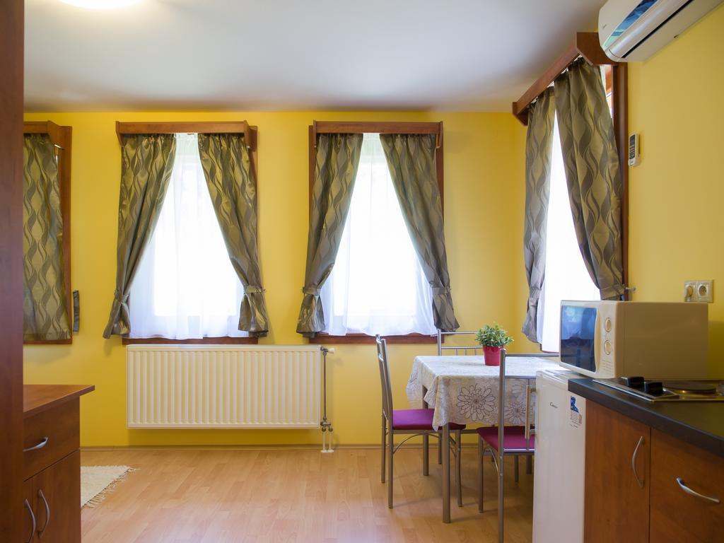 Aqua Apartman Gyula Exteriör bild