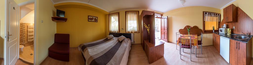 Aqua Apartman Gyula Exteriör bild