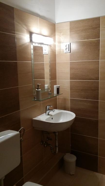 Aqua Apartman Gyula Exteriör bild