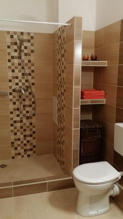 Aqua Apartman Gyula Exteriör bild